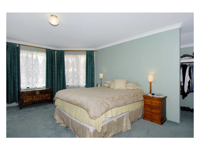 12 Rothesay Court, Cooloongup WA 6168