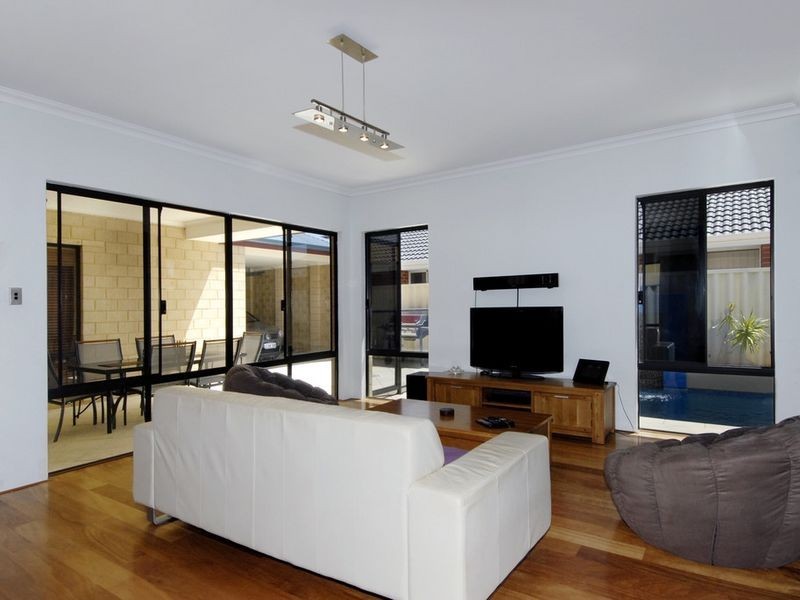 54 Liechardt Loop, Rockingham WA 6168