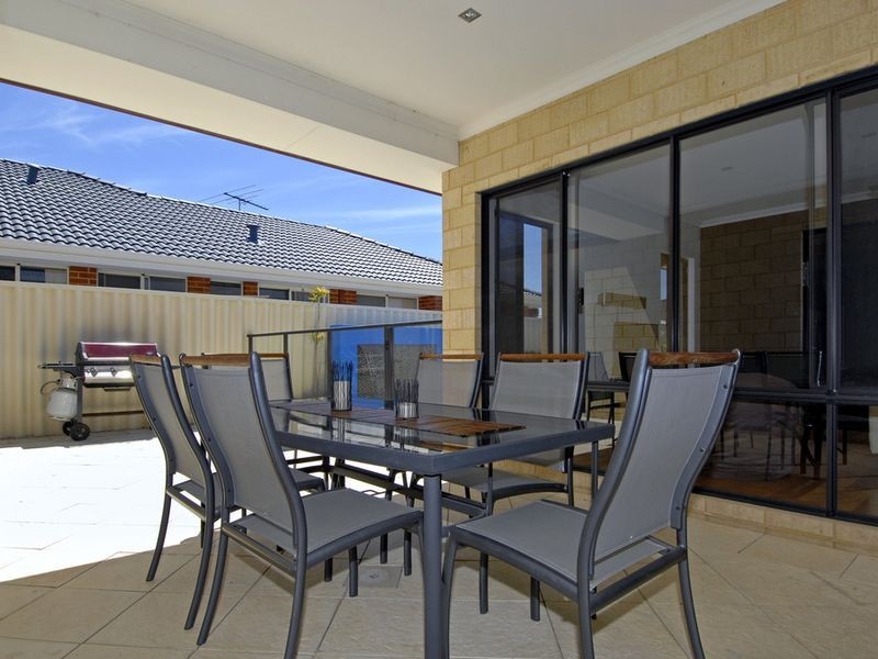 54 Liechardt Loop, Rockingham WA 6168