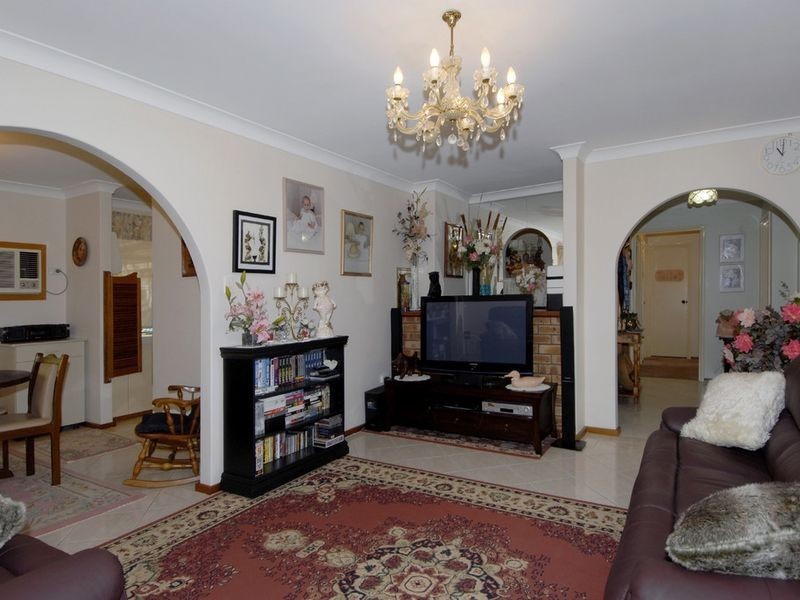 42 Chisham Avenue, Parmelia WA 6167
