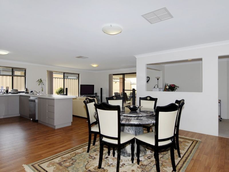 10 Carramup Circle, Port Kennedy WA 6172