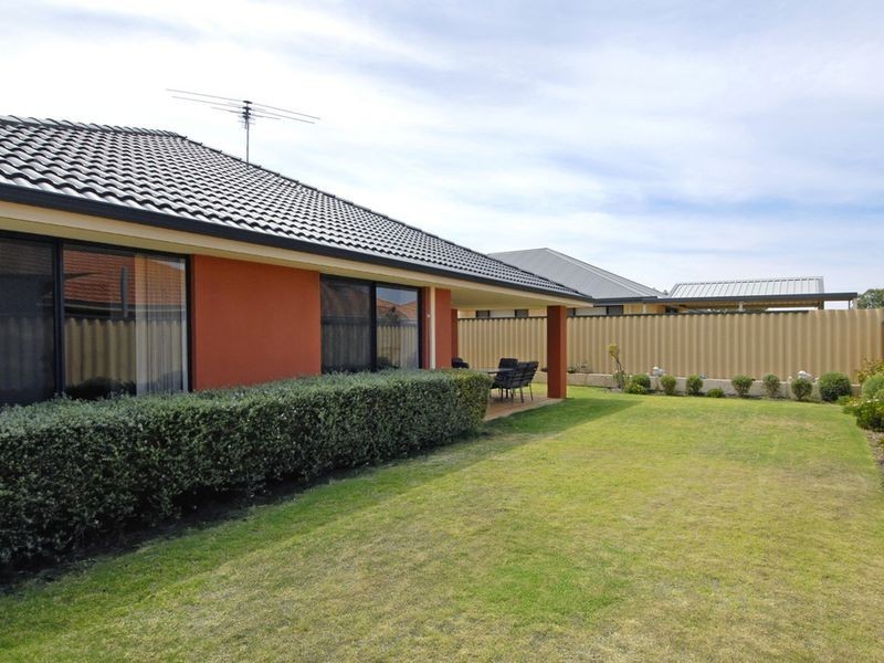 10 Carramup Circle, Port Kennedy WA 6172