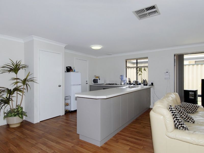 10 Carramup Circle, Port Kennedy WA 6172