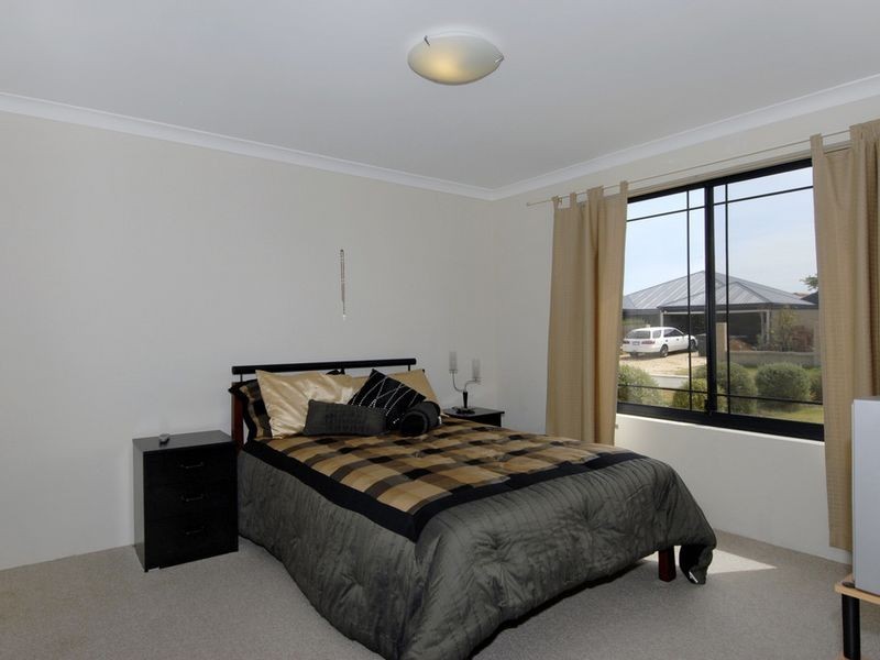 10 Carramup Circle, Port Kennedy WA 6172