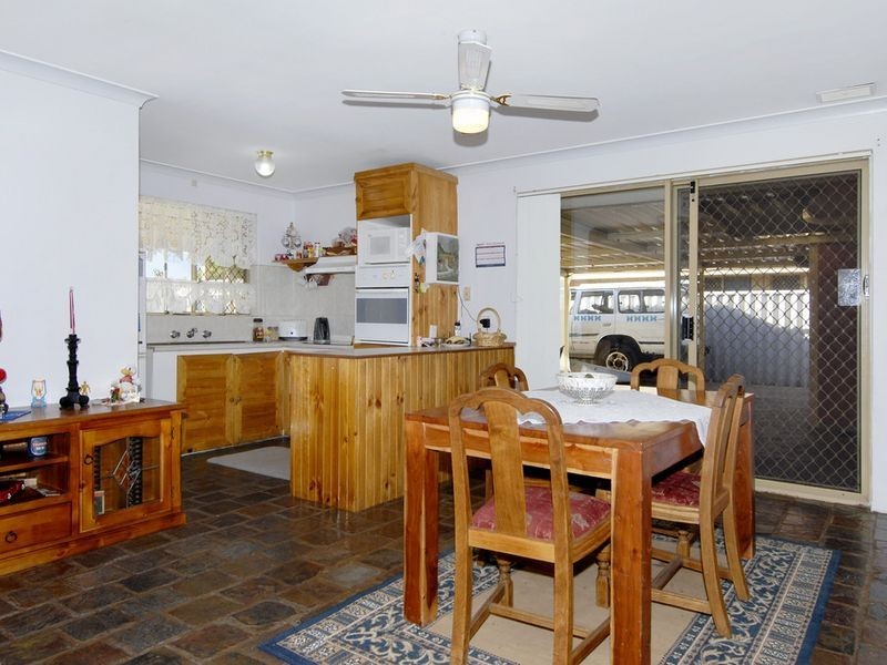 6 Wills Court, Cooloongup WA 6168