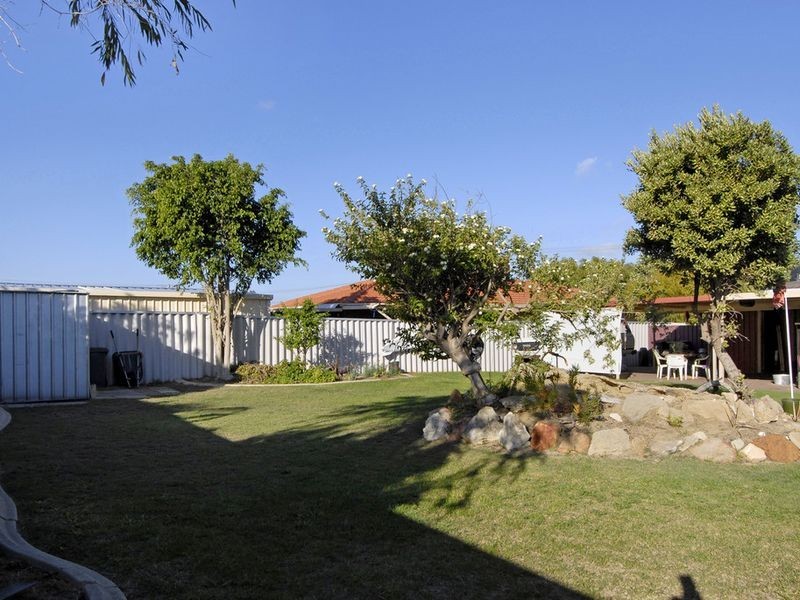 6 Wills Court, Cooloongup WA 6168