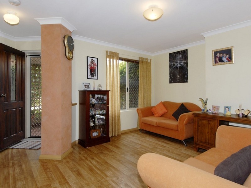 36 Roundhill Drive, Port Kennedy WA 6172