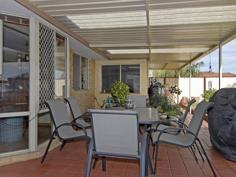 36 Roundhill Drive, Port Kennedy WA 6172