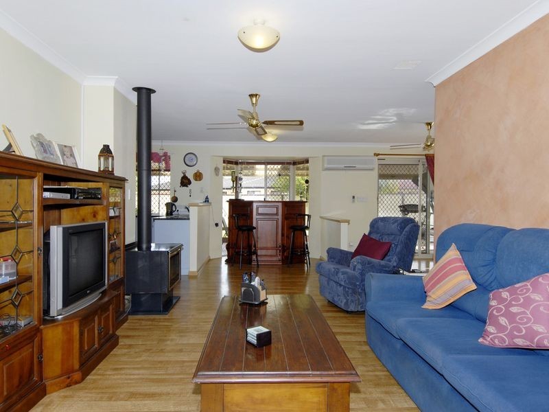 36 Roundhill Drive, Port Kennedy WA 6172