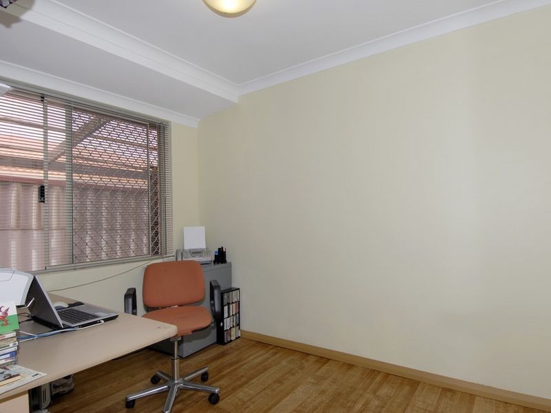 36 Roundhill Drive, Port Kennedy WA 6172