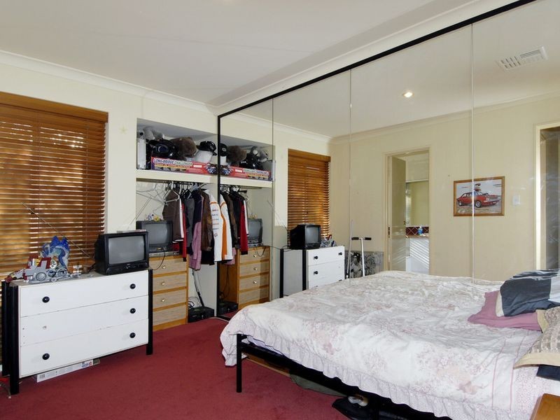 4 San Sebastian Boulevarde, Port Kennedy WA 6172