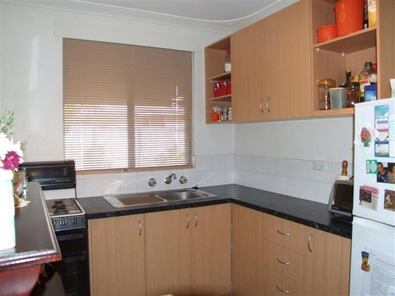 1/5 Read Street, Rockingham WA 6168