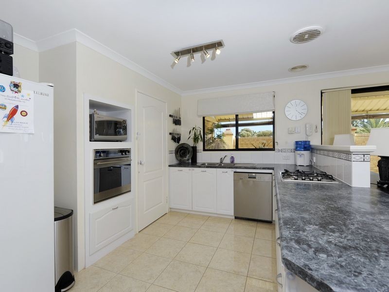 1 San Sebastian Boulevard, Port Kennedy WA 6172