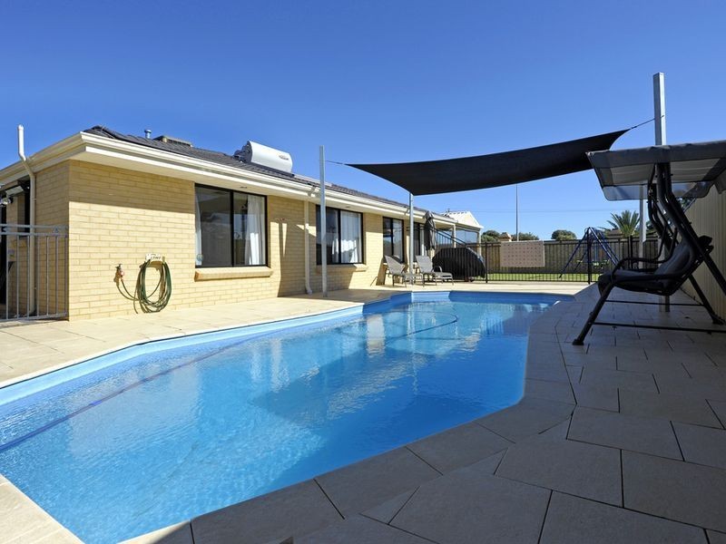 1 San Sebastian Boulevard, Port Kennedy WA 6172