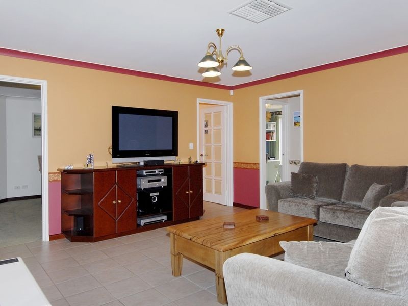 7 Frigate Close, Waikiki WA 6169