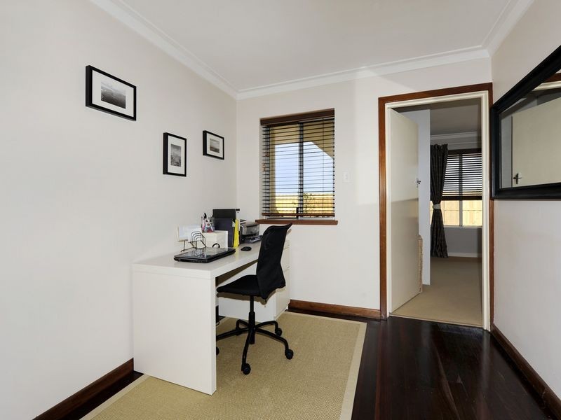 56 Rae Road, Safety Bay WA 6169