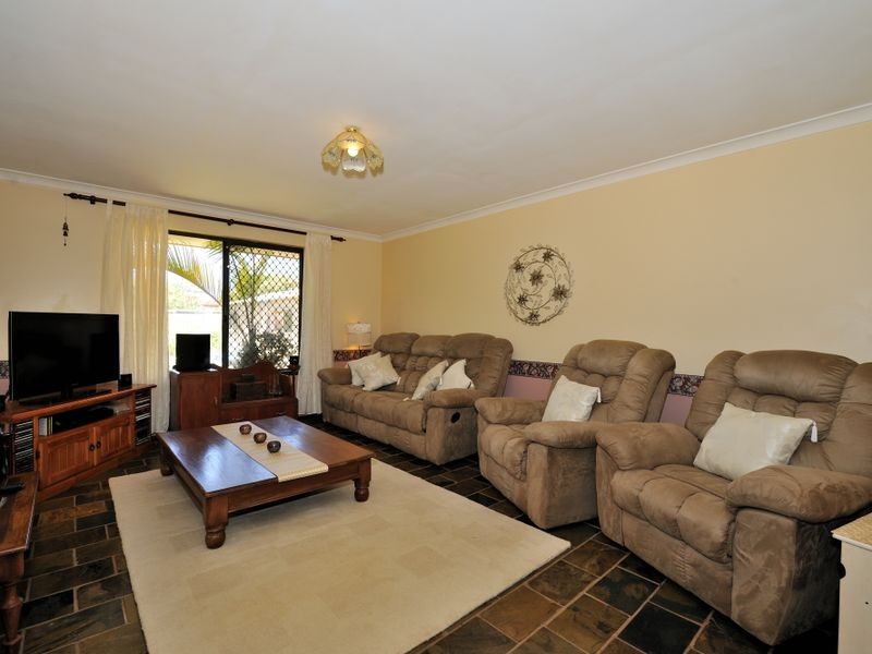 11 Bermuda Road, Safety Bay WA 6169