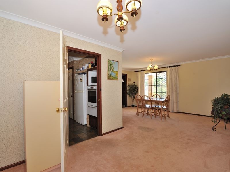 11 Bermuda Road, Safety Bay WA 6169