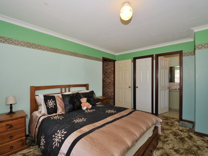 11 Bermuda Road, Safety Bay WA 6169