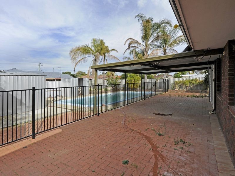 12 Ballard Court, Cooloongup WA 6168