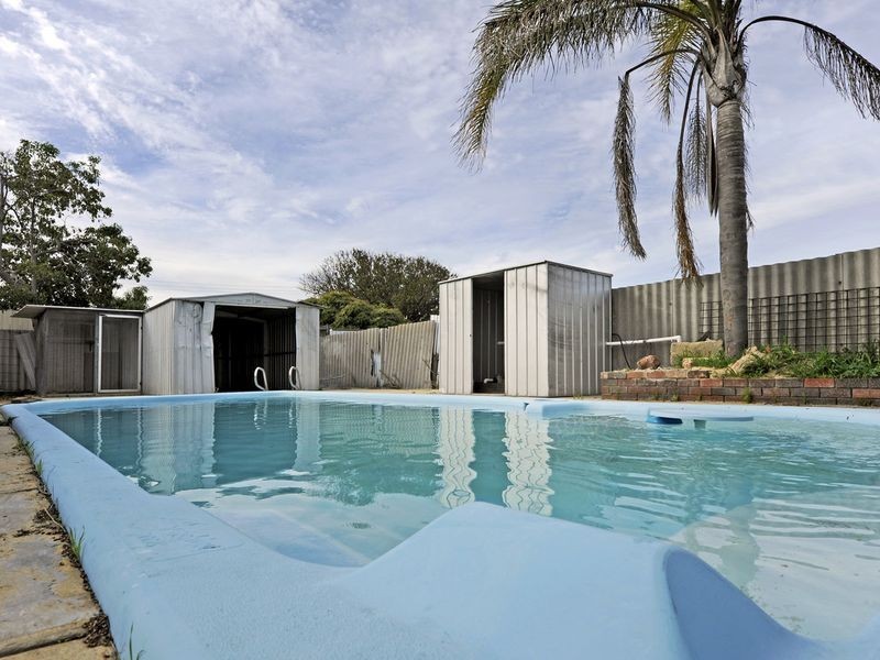 12 Ballard Court, Cooloongup WA 6168