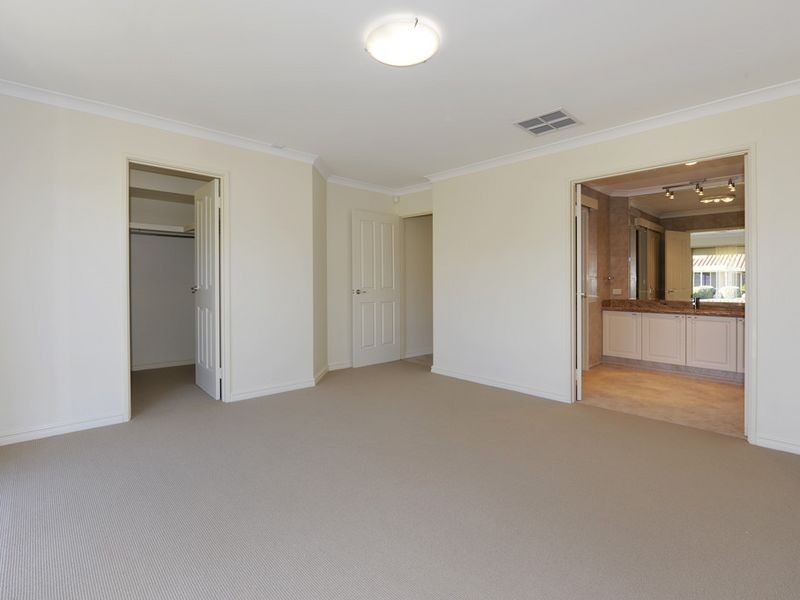 11 Kybra Mews, Rockingham WA 6168