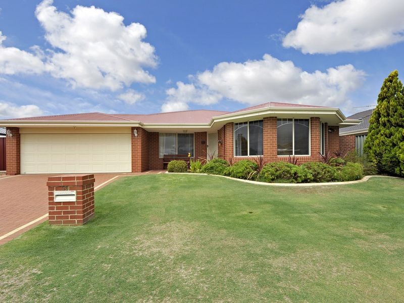 30 Bluefields Parkway, Port Kennedy WA 6172