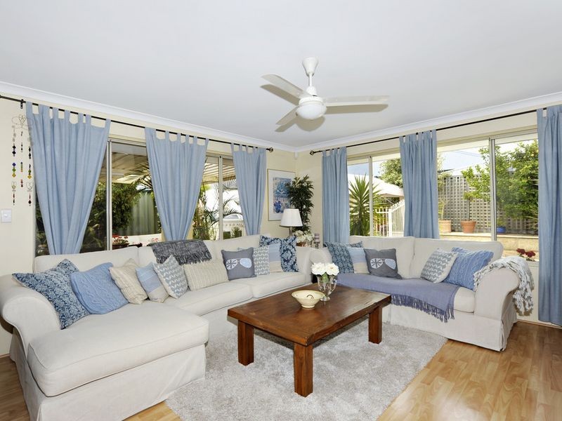 30 Bluefields Parkway, Port Kennedy WA 6172