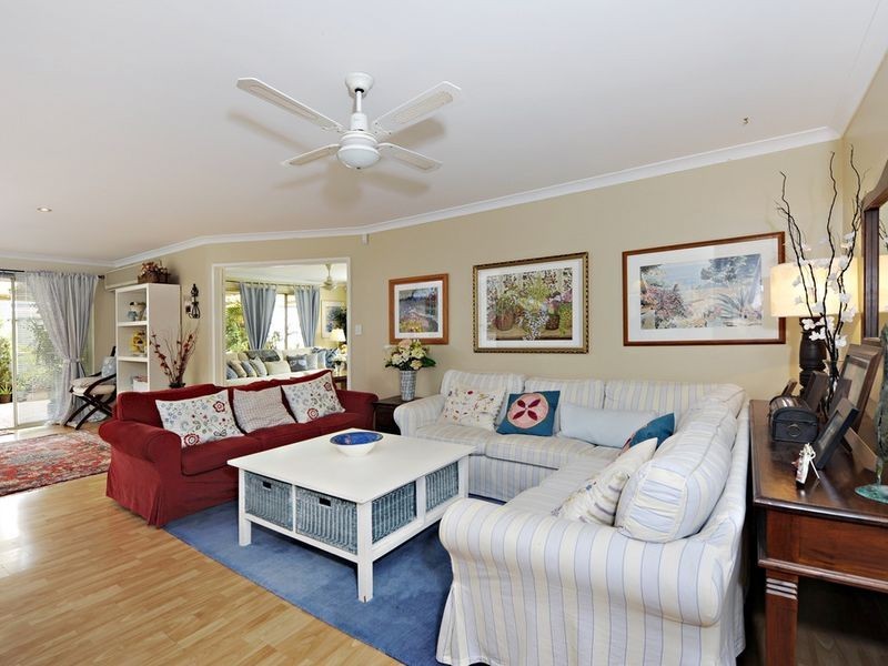 30 Bluefields Parkway, Port Kennedy WA 6172