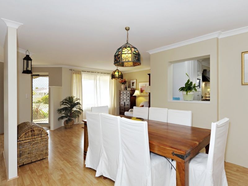 30 Bluefields Parkway, Port Kennedy WA 6172