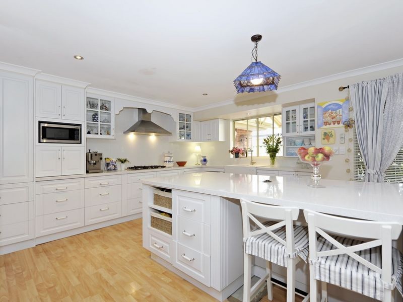 30 Bluefields Parkway, Port Kennedy WA 6172