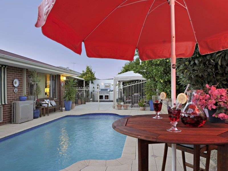 30 Bluefields Parkway, Port Kennedy WA 6172