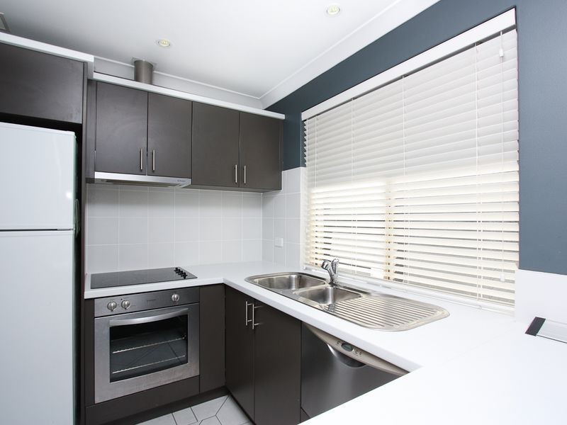 6/5 Merope Close, Rockingham WA 6168