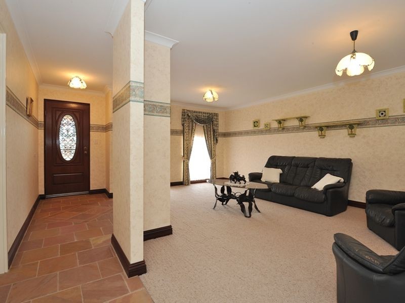 7 McGuire Mews, Rockingham WA 6168