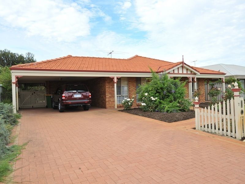 7 McGuire Mews, Rockingham WA 6168