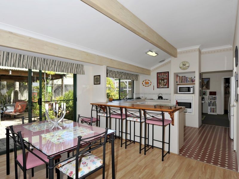 6 Huxtable Terrace, Baldivis WA 6171