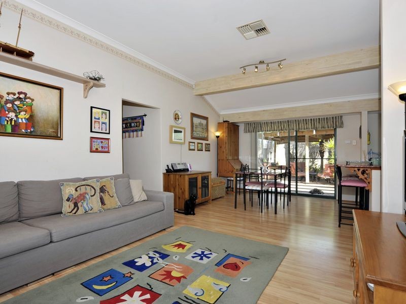 6 Huxtable Terrace, Baldivis WA 6171