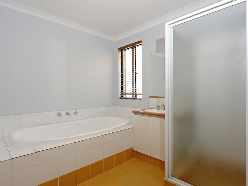 1 Antuka Road, Rockingham WA 6168