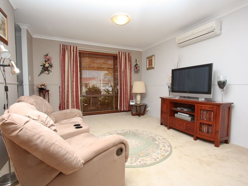 14 Meadow Court, Cooloongup WA 6168