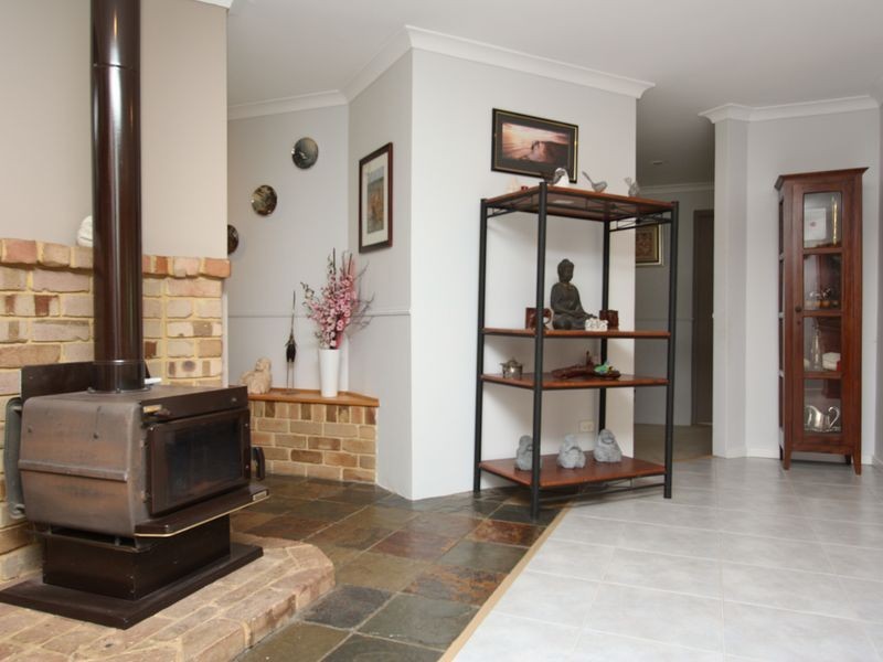 14 Meadow Court, Cooloongup WA 6168