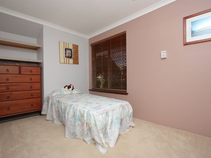 14 Meadow Court, Cooloongup WA 6168