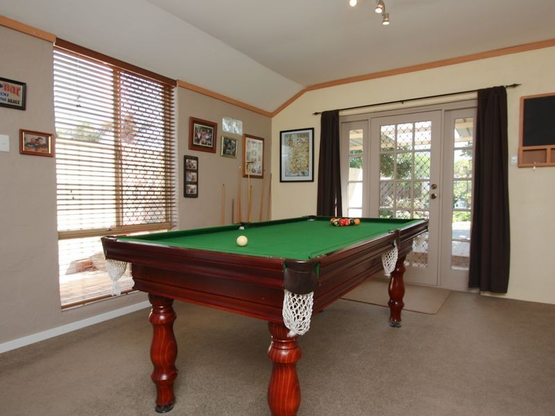 14 Meadow Court, Cooloongup WA 6168