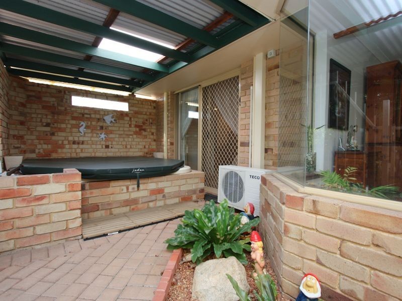 14 Meadow Court, Cooloongup WA 6168