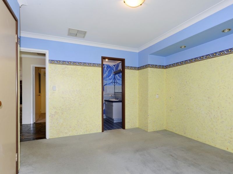 10 Quindalup Court, Hillman WA 6168