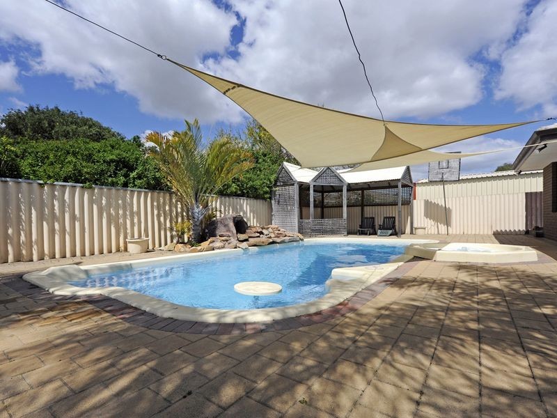 10 Quindalup Court, Hillman WA 6168
