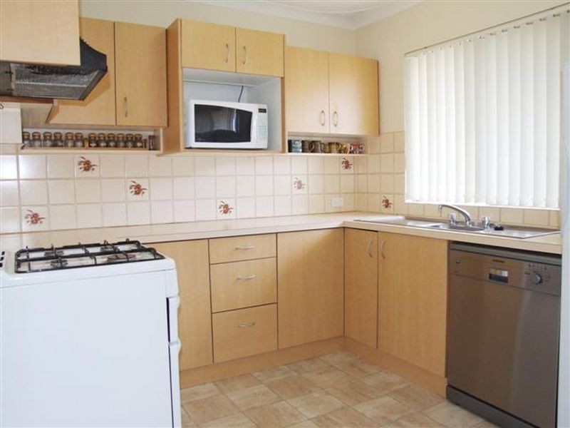 33 Biscayne Street, Safety Bay WA 6169