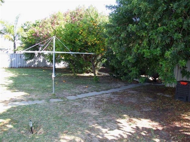 33 Biscayne Street, Safety Bay WA 6169