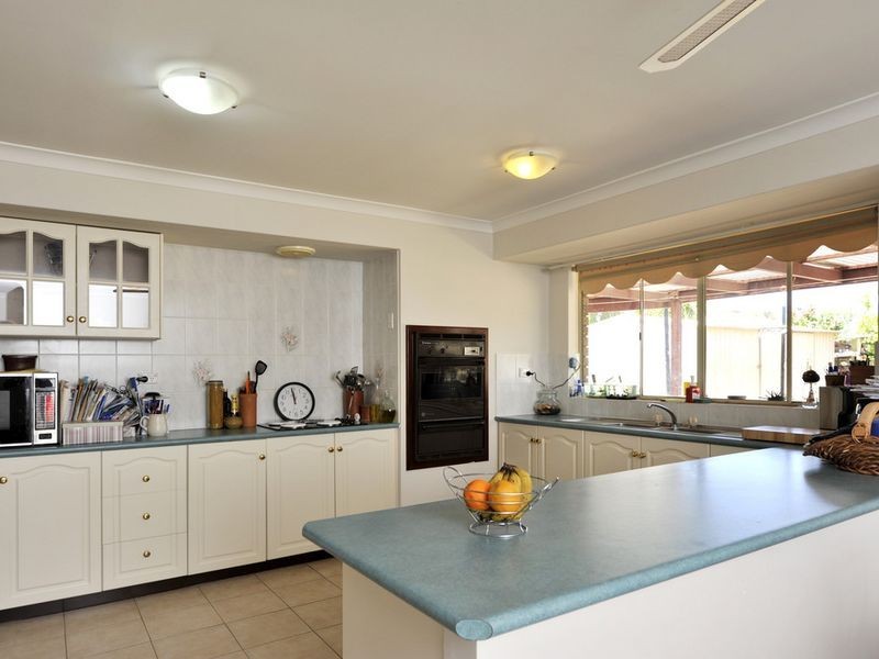 25 Chelmsford Avenue, Port Kennedy WA 6172