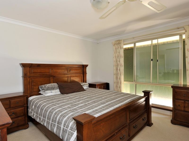 25 Chelmsford Avenue, Port Kennedy WA 6172