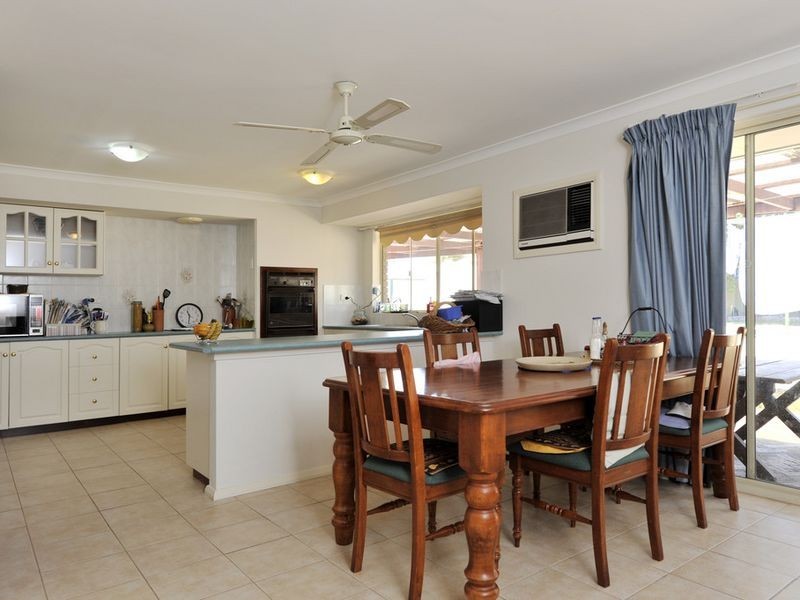 25 Chelmsford Avenue, Port Kennedy WA 6172